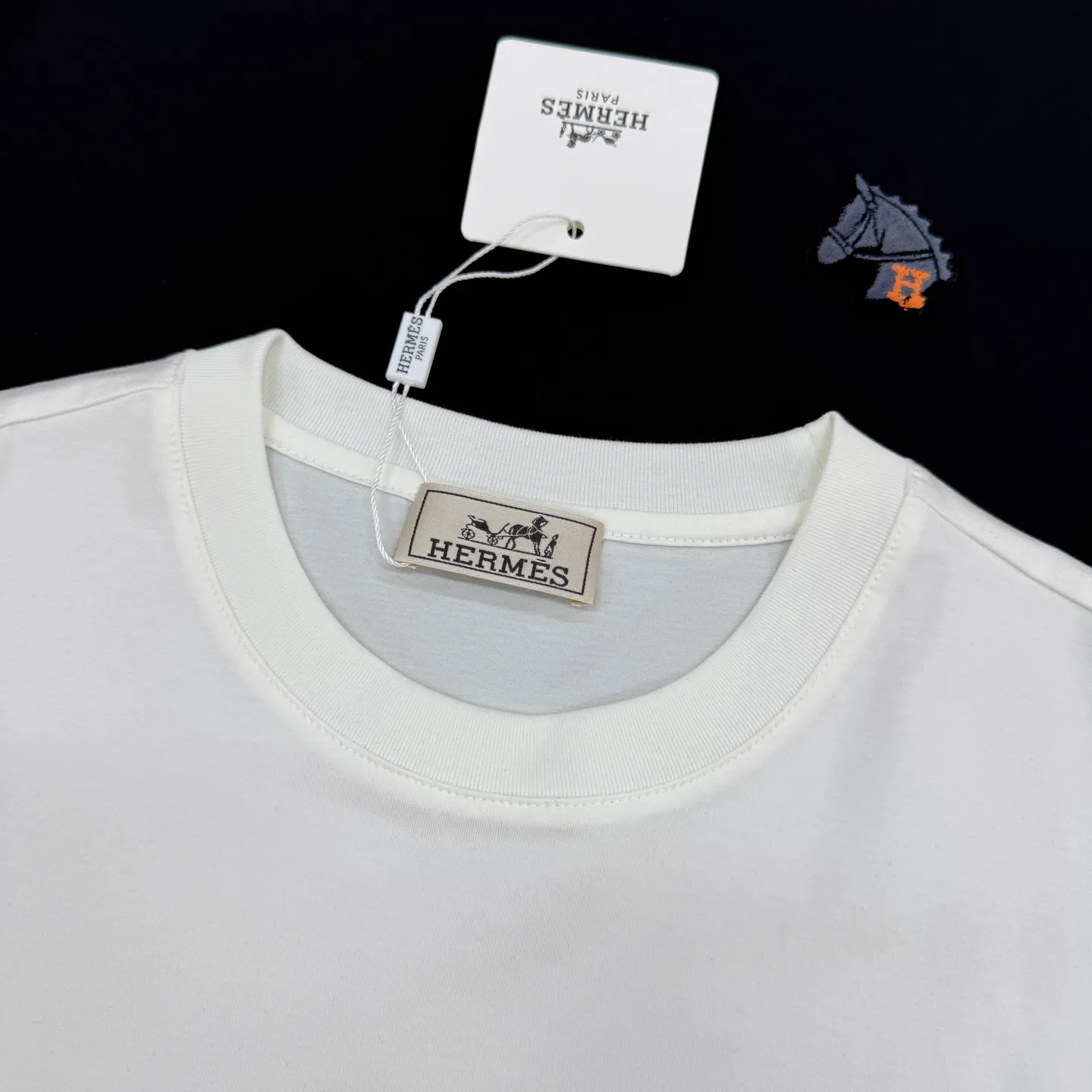 ⚜️HERMES 26s New Arrival New Arrival . ！ ， 🪡 .Classic H ， ， ....... 190g ， .... ， ！ ：Black.White.Sizes：M-3XL ❗️（S 4XL ）175/145 XL